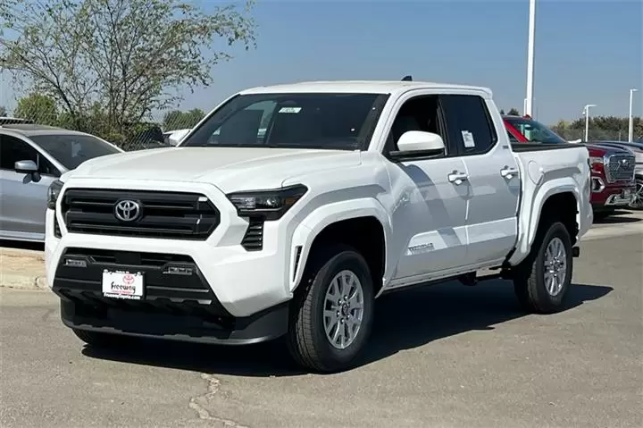 $39744 : New 2024 Tacoma SR5 Double Ca image 8