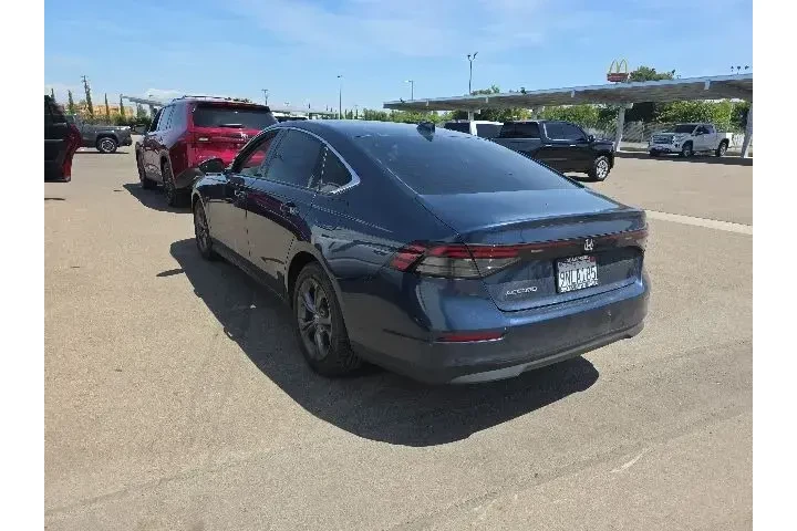 $26900 : Honda Accord 2024 EX 4dr Sed image 4
