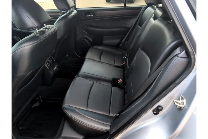 $15995 : 2018 Outback image 10