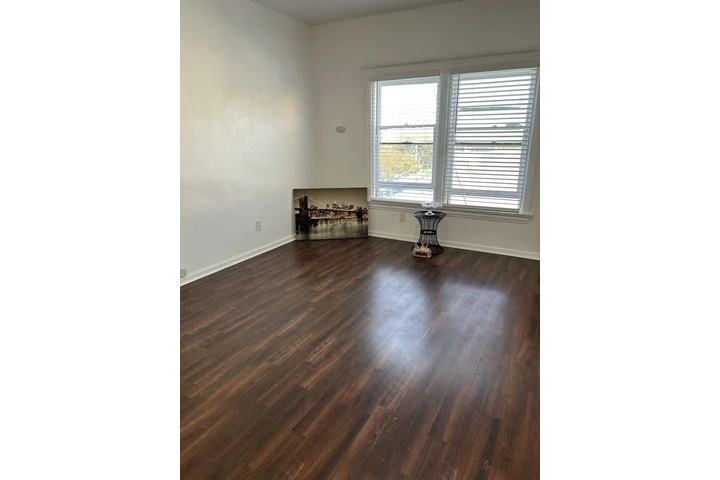 $1295 : 🏡 Estudio en Renta – Excelent image 7