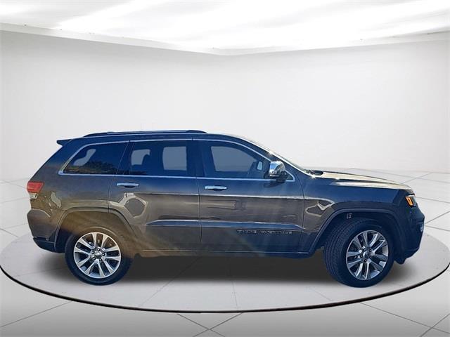 $13599 : Pre-Owned 2017 Grand Cherokee image 2