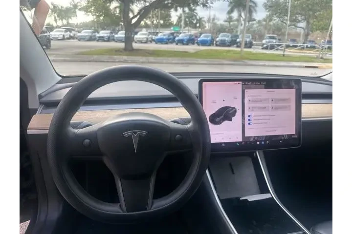 $21000 : Tesla Model 3 2020 AWD Long image 9