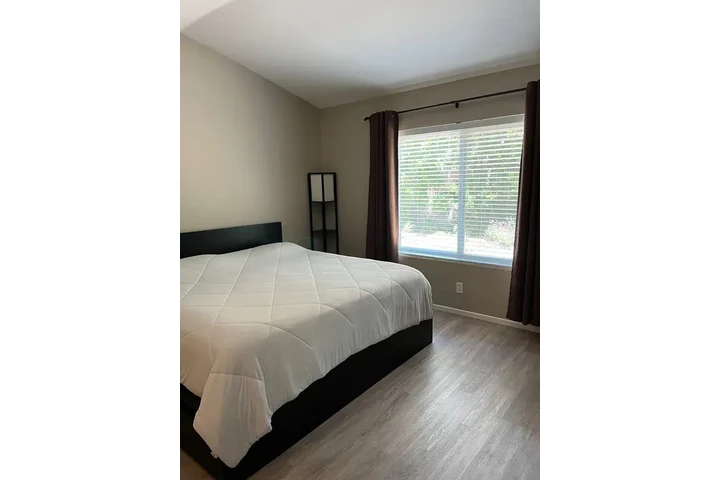 $1550 : Fontana - Hunter's Ridge image 6