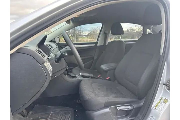 $6500 : Volkswagen Passat 2013 S 4dr image 6