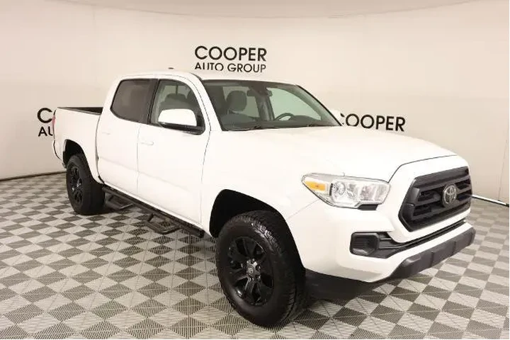 $27016 : Toyota Tacoma 2022 4x2 SR 4d image 1