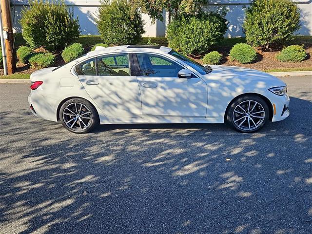 $30000 : PRE-OWNED  BMW 3 SERIES 330I X image 3