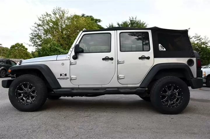 $8500 : 2008 Jeep Wrangler Unlimited X image 2