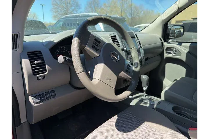 $24367 : Nissan Frontier 2020 4x4 S 4 image 9