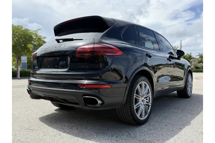 $18997 : 2018 Cayenne Platinum Edition image 10
