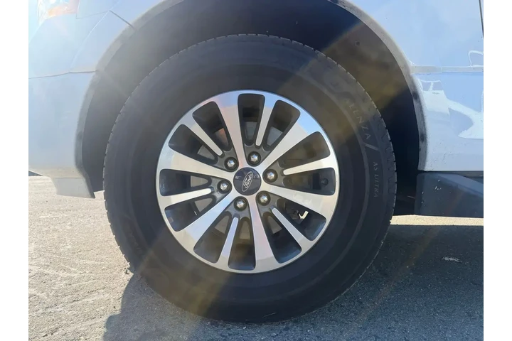 $12500 : Ford Expedition 2017 4x2 XLT image 7