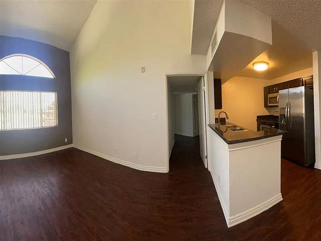 $1800 : 2BA 2BD READY TO BE OCCUPIED image 5