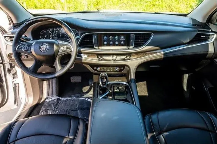 $27198 : Buick Enclave 2021 Avenir 4d image 9