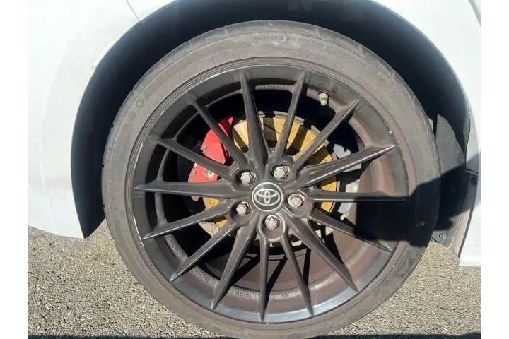 $32725 : Toyota GR Corolla 2024 AWD C image 8