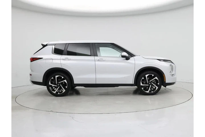 $26998 : Mitsubishi Outlander 2024 SE image 7