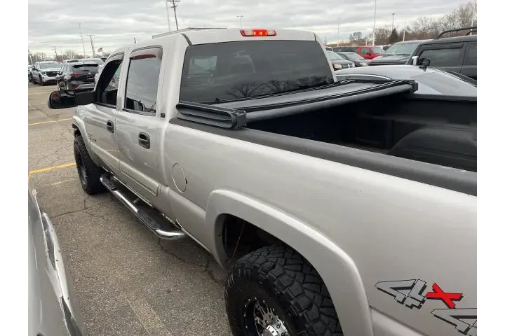 $13500 : Chevrolet Silverado 2500HD 2 image 10