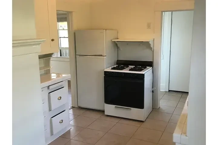 $1600 : Kingswell Ave, Los Angeles,CA image 2