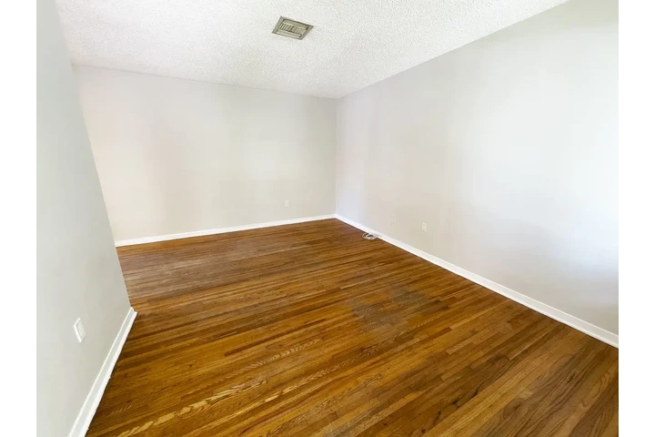 $900 : Recién pintado, listo para mud image 7