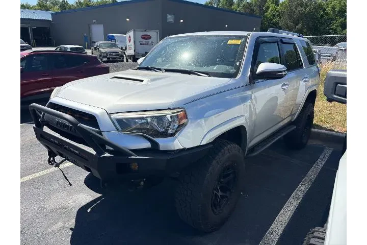 $27998 : Toyota 4Runner 2016 4x4 SR5 image 1