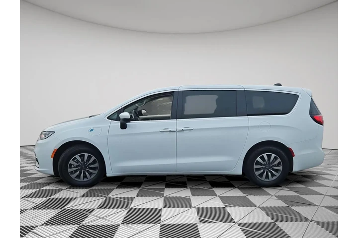 $25000 : 2023 Pacifica Hybrid Touring L image 5