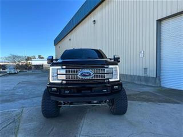 $64995 : 2018 FORD F250 SUPER DUTY CRE image 2