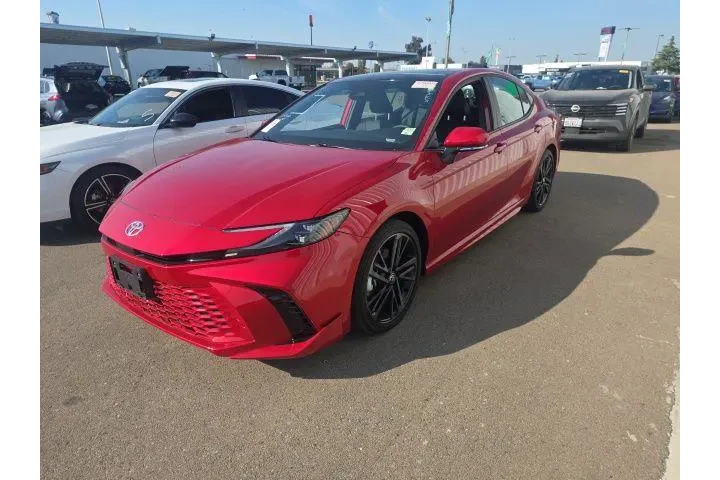 $38900 : Toyota Camry 2025 XSE 4dr Se image 3
