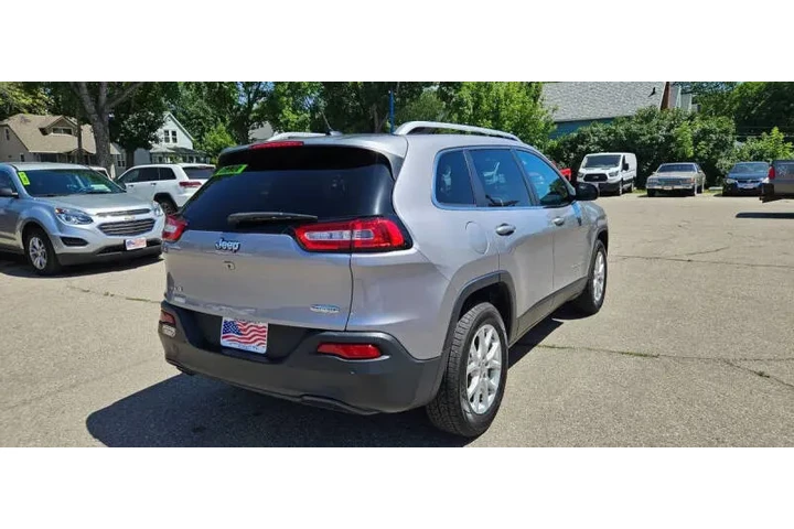 $17490 : 2018 Cherokee Latitude image 6