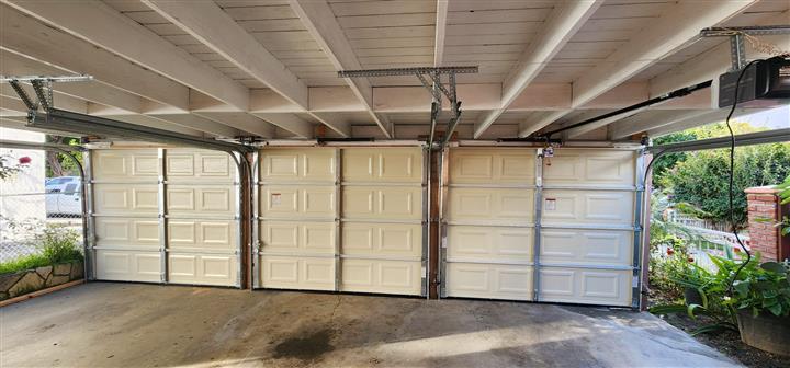 Custom single car garage door image 4