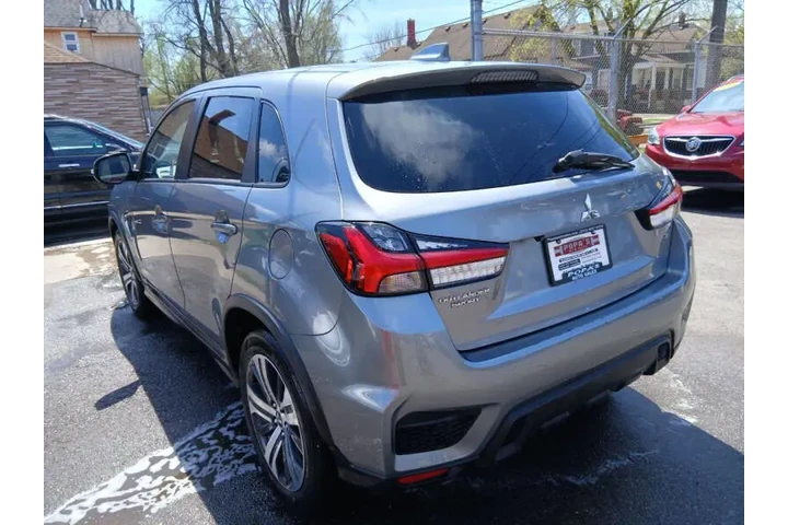 2024 Outlander Sport SE image 7