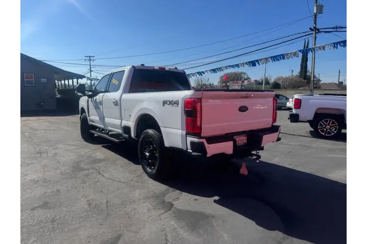 2024 F-250 Super Duty Lariat image 6