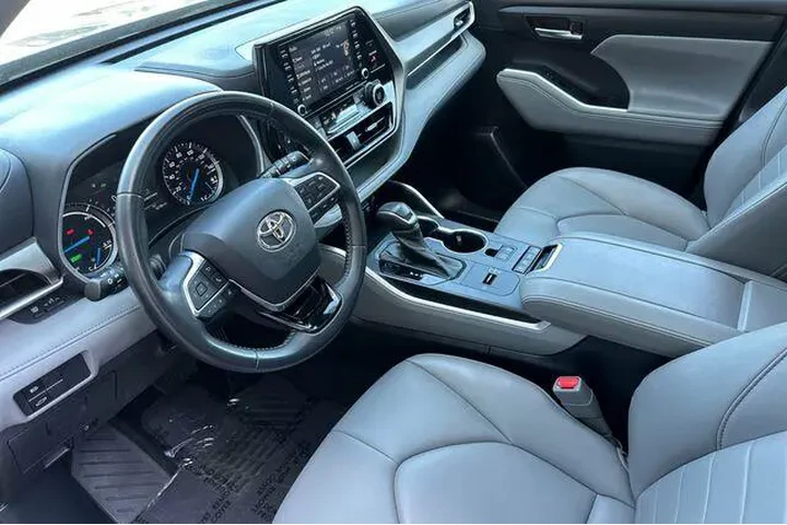 $34975 : Toyota Highlander Hybrid 202 image 10