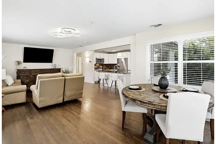 $1600 : HOUSE AVAILABLE IN ORLANDO FL image 4