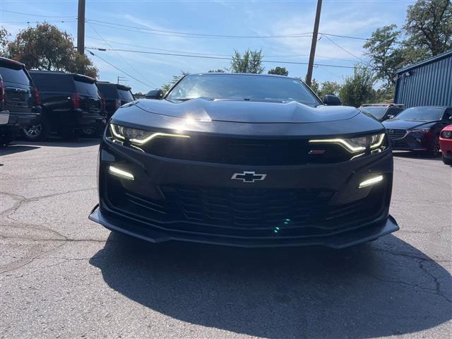 $33488 : 2019 Camaro SS, EXTRA CLEAN, image 4