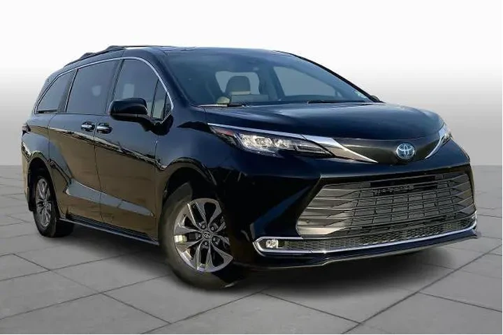 $31676 : Toyota Sienna 2022 XLE 8-Pas image 3