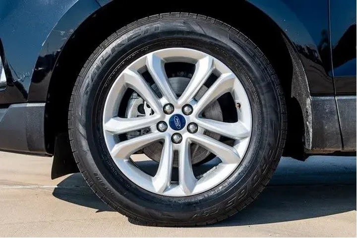 $16706 : Ford Edge 2019 SEL 4dr Cross image 8