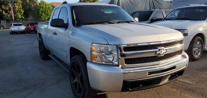 $13495 : 2011 Silverado 1500 image 3