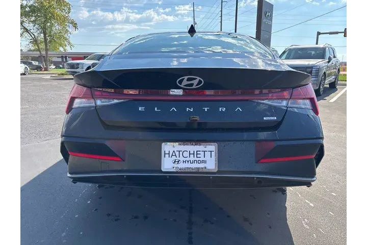 $27998 : Hyundai ELANTRA Hybrid 2025 image 8