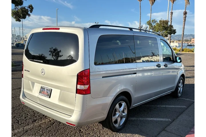 $22988 : 2016 Metris Passenger Van RWD image 6