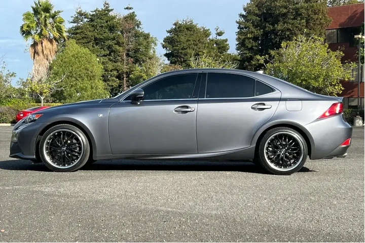 Lexus IS 350 2014 4dr Sedan image 6
