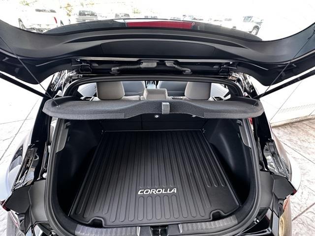 $25504 : 2025 Corolla Hatchback SE image 1