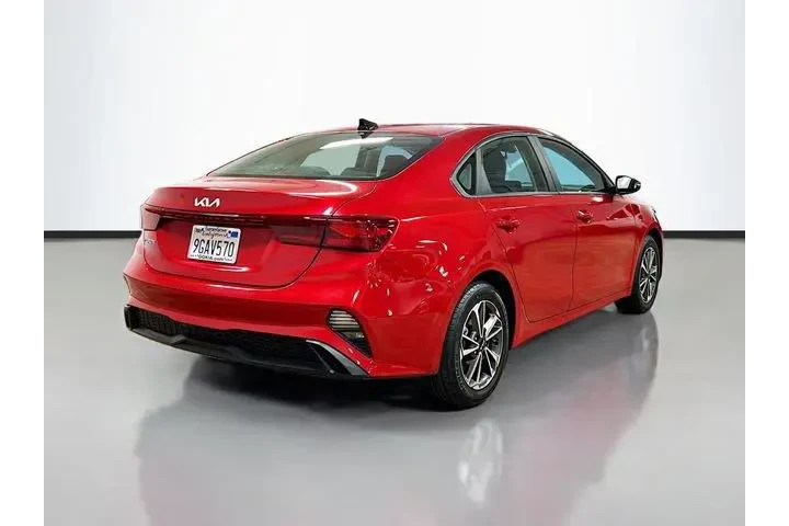 $14943 : Kia Forte 2023 LX 4dr Sedan image 7