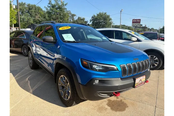 $15950 : 2020 Cherokee Trailhawk image 4