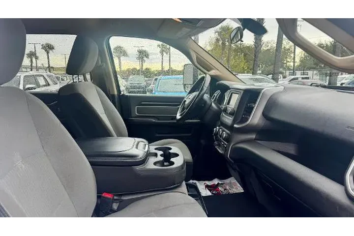 $29290 : Ram 2500 2020 4x4 Big Horn 4 image 9