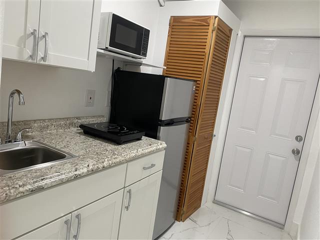 $2400 : Apartamento 2/1 .Disponible image 6