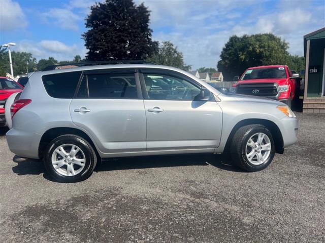 $8990 : 2012 RAV4 image 4