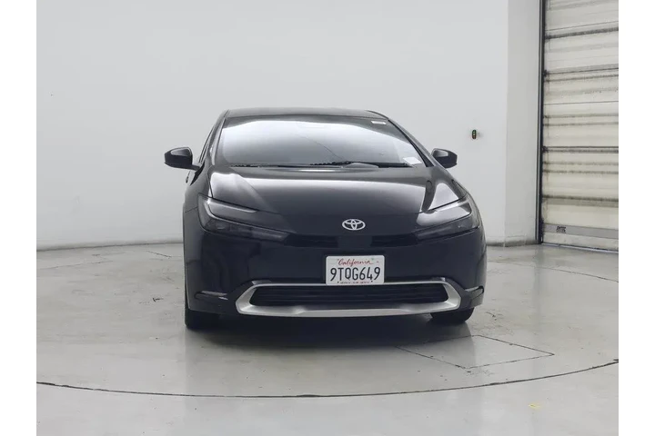 $33998 : Toyota Prius Plug-in Hybrid image 5