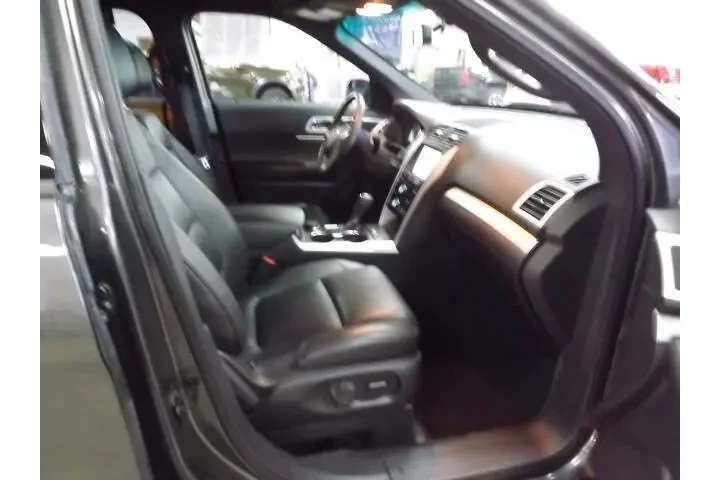 $10985 : Ford Explorer 2015 AWD XLT 4 image 8