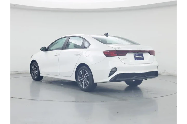 $18998 : Kia Forte 2024 LXS 4dr Sedan image 2