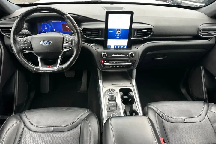 $28153 : Ford Explorer 2020 AWD ST 4d image 3