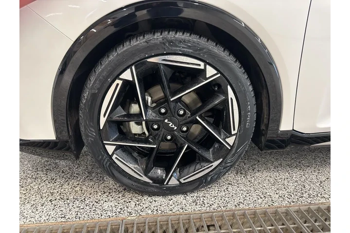 $24996 : 2025 K4 GT-Line image 9