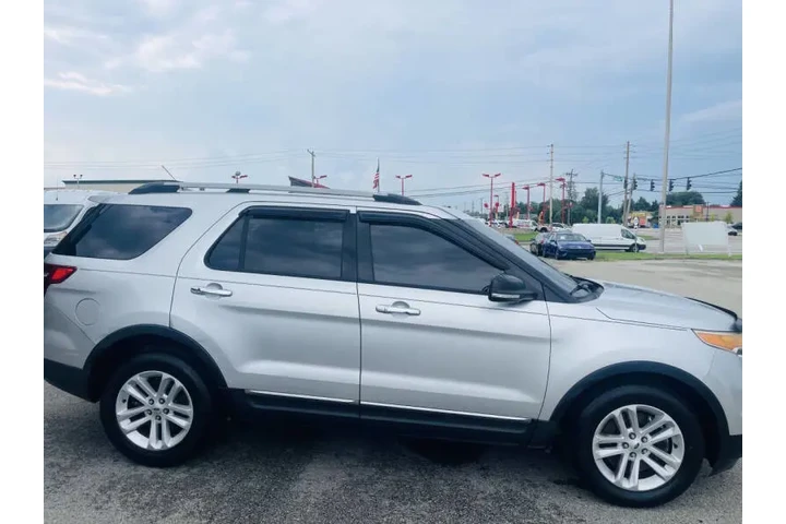 $4850 : 2013 Explorer XLT image 8